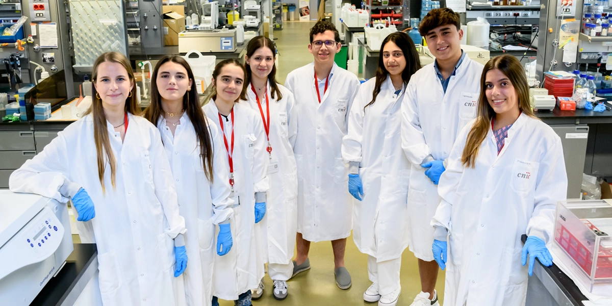 Graduate students at the CNIC