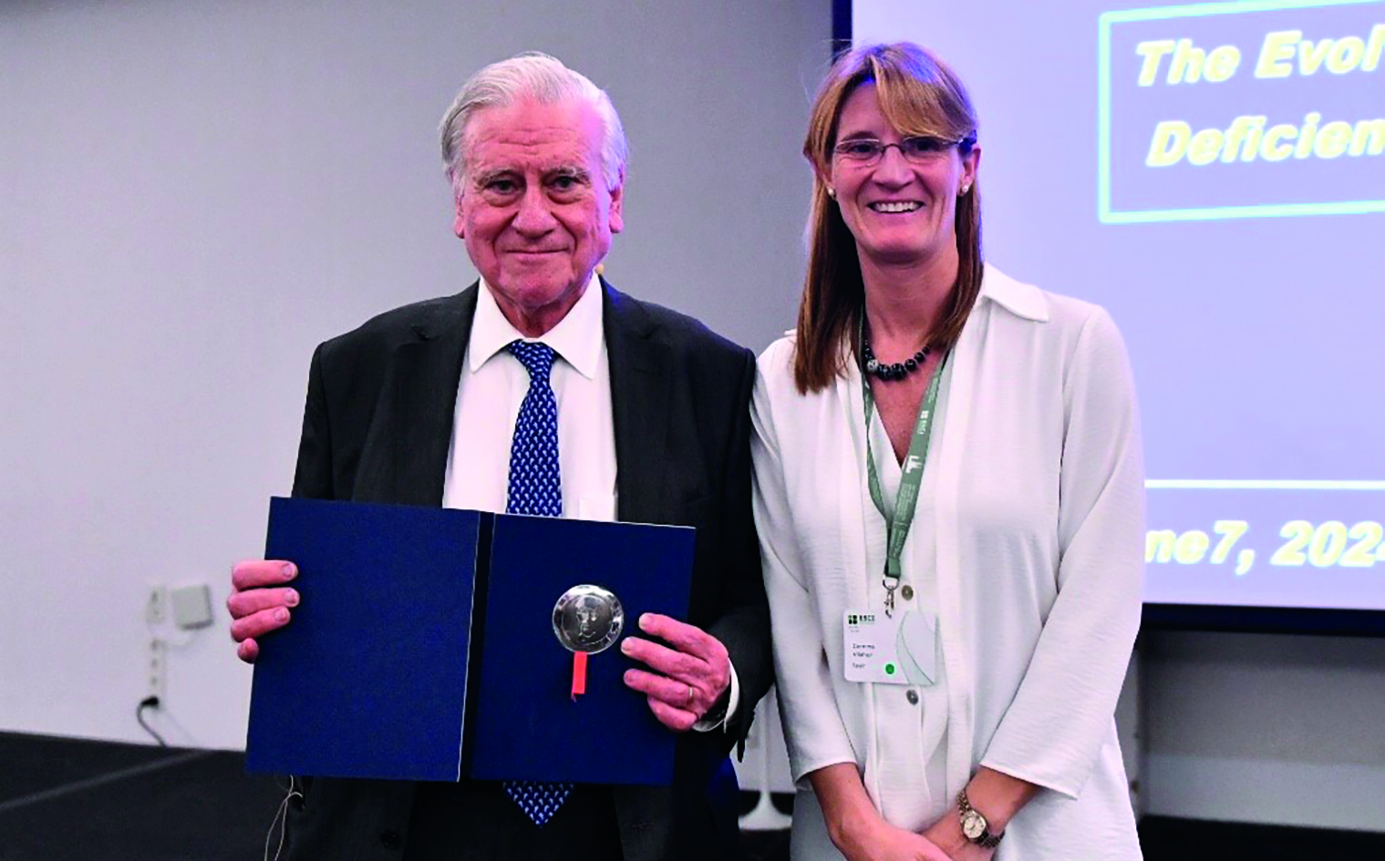 Dr Fuster receives the Medal of the European Society for Clinical Investigation