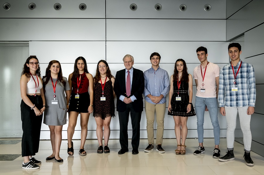 El Dr. Fuster con los alumnos del programa