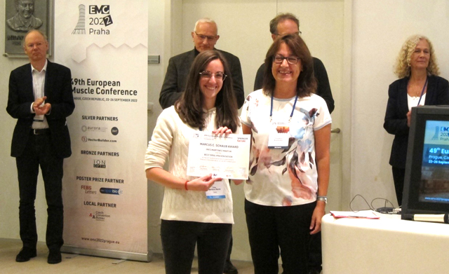 Septiembre 2022. Inés recibe el Premio a la Mejor Presentación Oral durante la 49ª Conferencia Europea de Músculo en Praga.