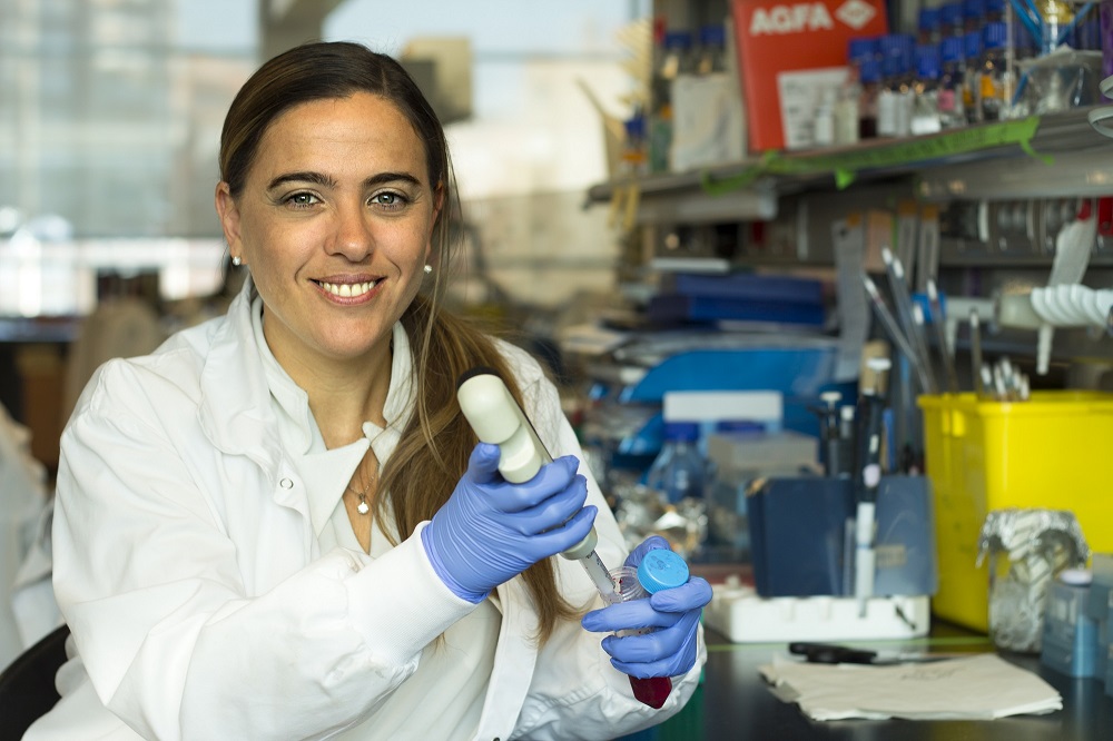 La Dra. Guadalupe Sabio en su laboratorio.