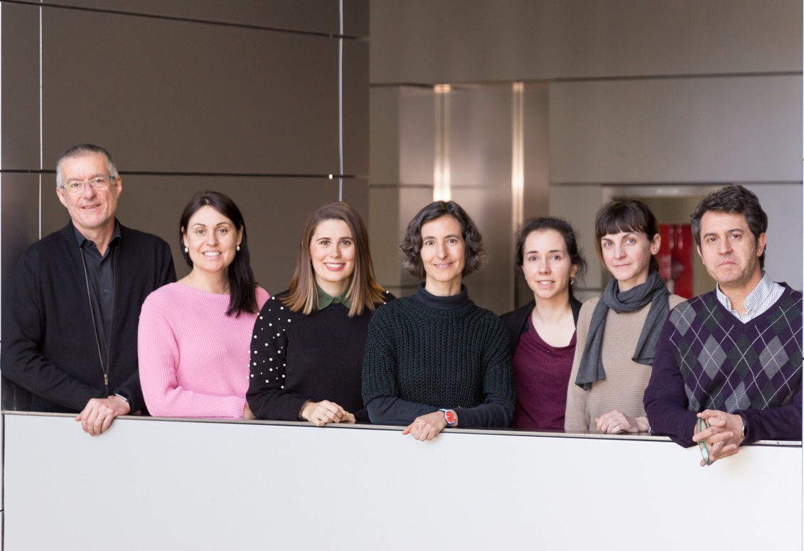 De izquierda a derecha, Emilio Camafeita, Vanessa Núñez, Cristina Clemente, Alicia G. Arroyo, Laura Alonso-Herranz, Cristina Rius y Vicente Andrés.