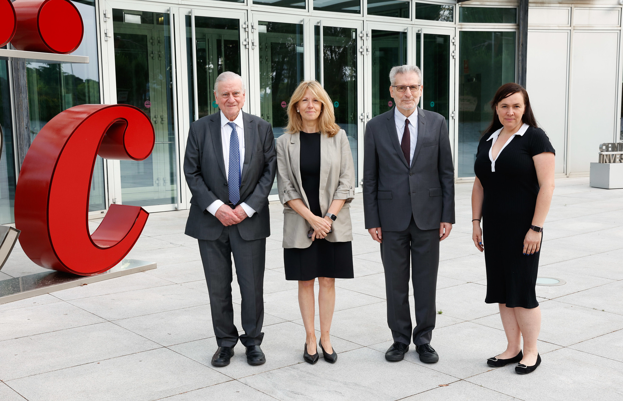 Valentín Fuster, Director General del Centro Nacional de Investigaciones Cardiovasculares (CNIC); María Ángeles Moro, Jefe del Laboratorio del Fisiopatología Neurovascular del CNIC; Costantino Iadecola, Director of the Feil Family Brain and Mind Research Institute de Weill Cornell Medical College y Marta Cortés Canteli, CNIC / Instituto de Investigaciones Sanitarias-FJD 