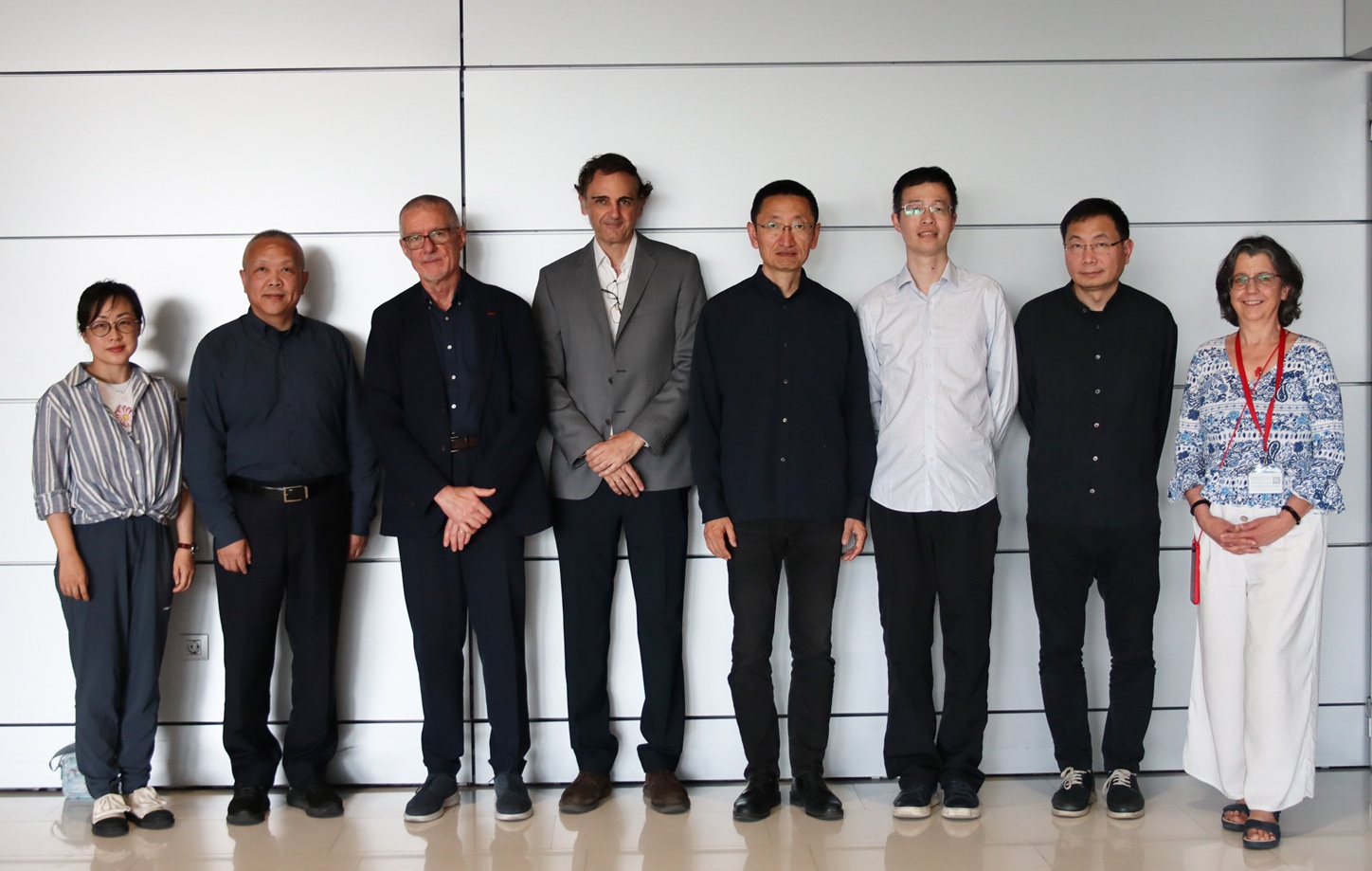 Huang Pei, Liu Jinsong, Vicente Andrés, Enrique Lara Pezzi, Gou Yannan, Xio Junjie, Wang Haisong y Beatriz Ferreiro.