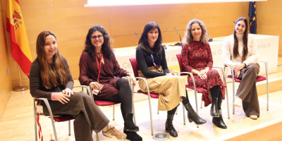 Mireia García, integrante de la Unidad de Bioinformática e investigadora en el programa CardiotrAIning dentro de la iniciativa Generación D: Construyendo la Generación IA, impulsada por Red.es;  Inés García Lunar, cardióloga e investigadora del Grupo de Prevención Cardiovascular Basada en Imagen; Virginia Mas Ruiz, enfermera y técnica de imagen; Annalaura Mastrangelo, investigadora especializada en Metabolómica e Inmunobiología, y Anabel Díaz-Guerra, estudiante de doctorado